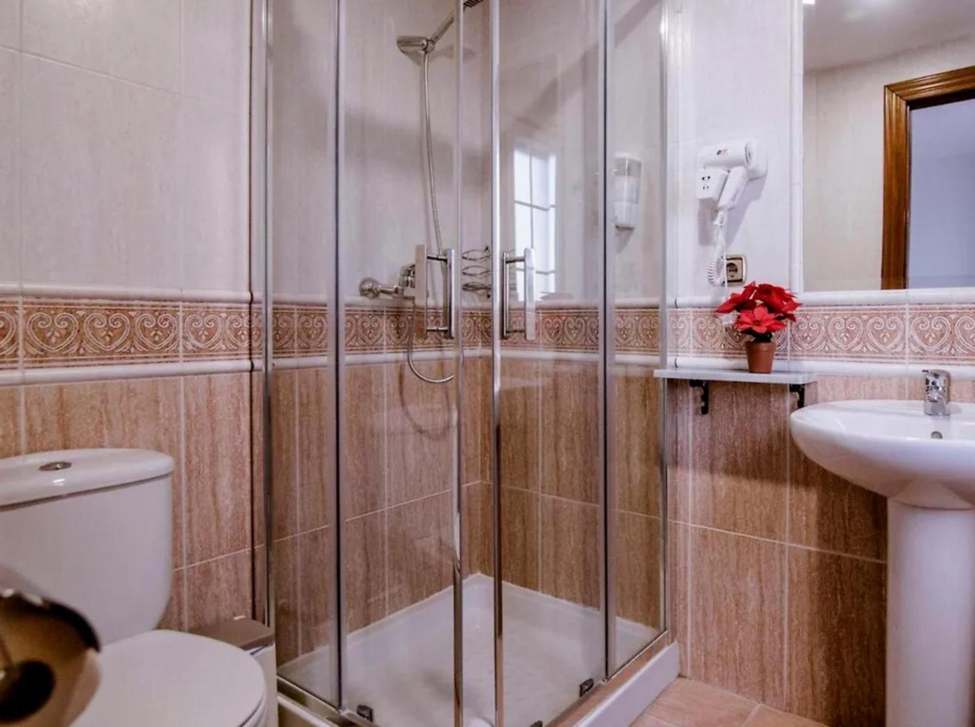 Hospedium Hotel Blu Fonseca Пелигрос Экстерьер фото