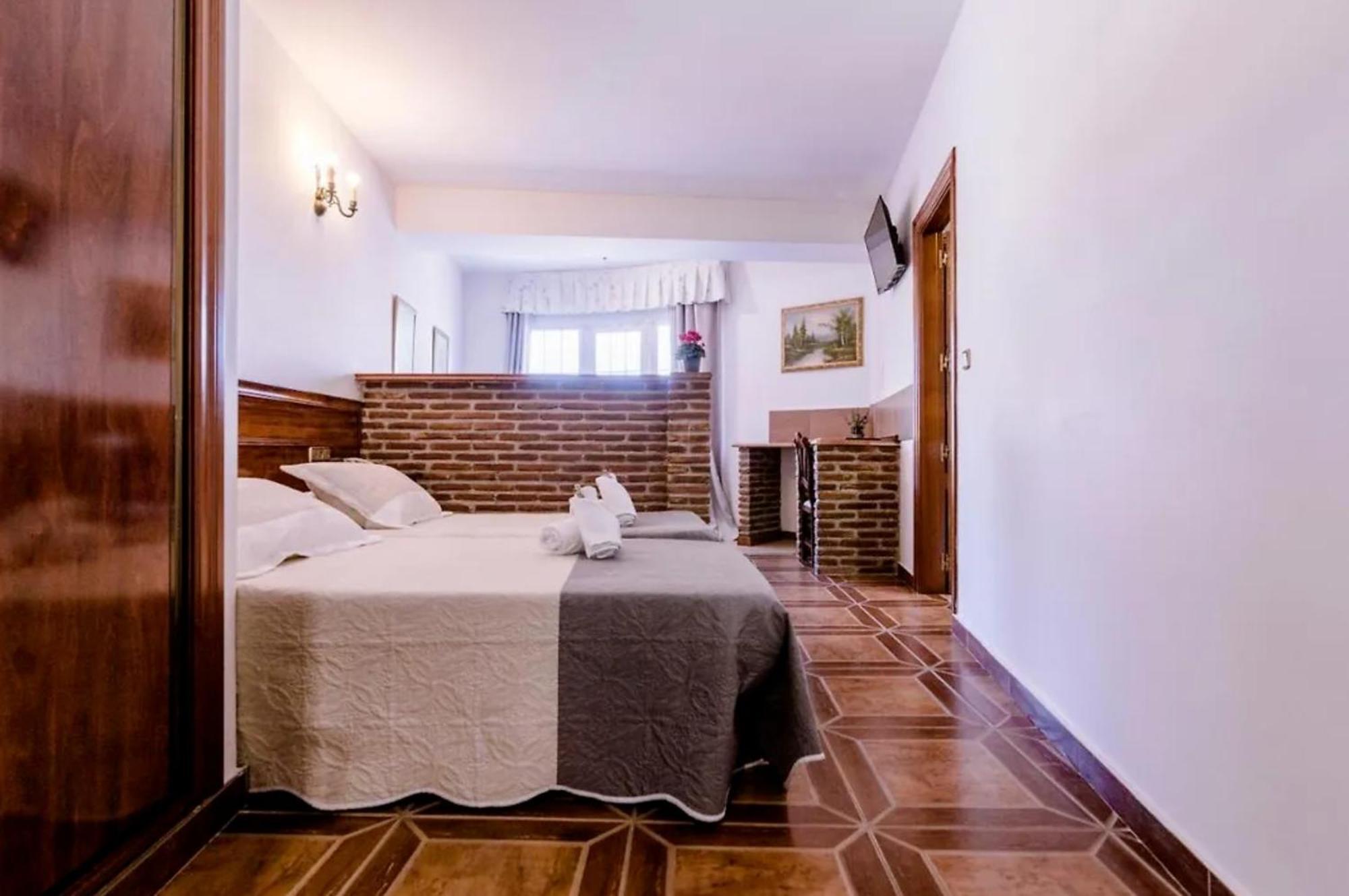 Hospedium Hotel Blu Fonseca Пелигрос Экстерьер фото