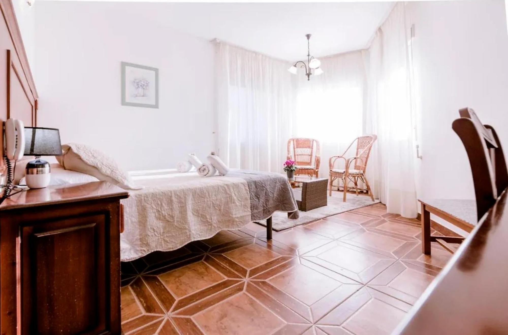 Hospedium Hotel Blu Fonseca Пелигрос Экстерьер фото
