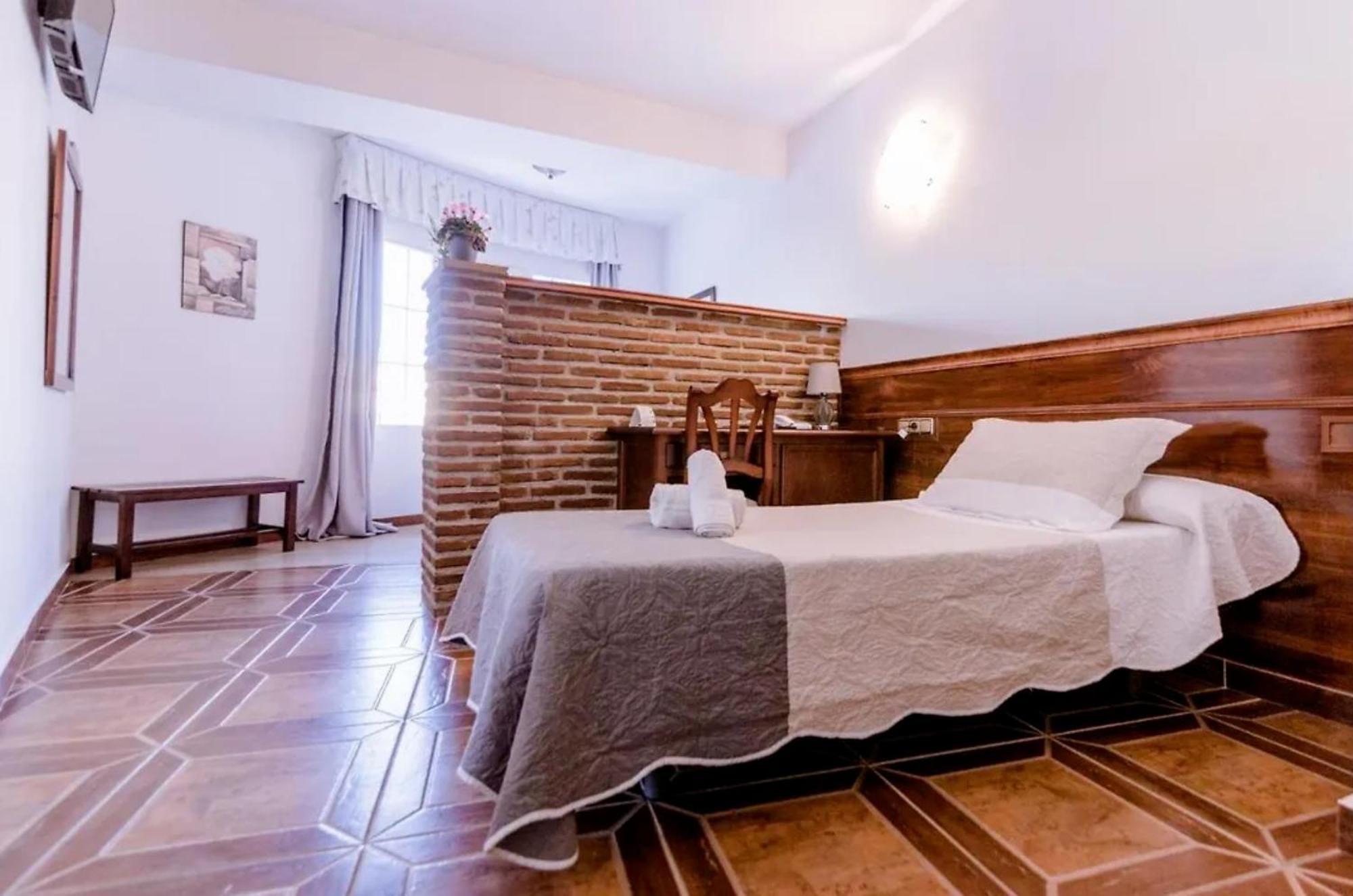 Hospedium Hotel Blu Fonseca Пелигрос Экстерьер фото