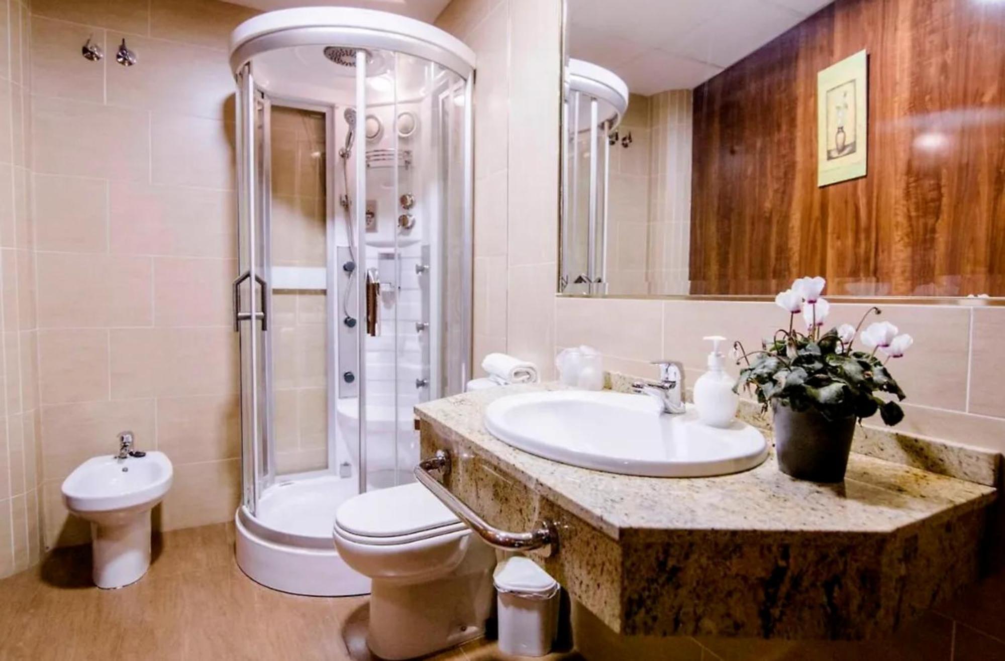 Hospedium Hotel Blu Fonseca Пелигрос Экстерьер фото