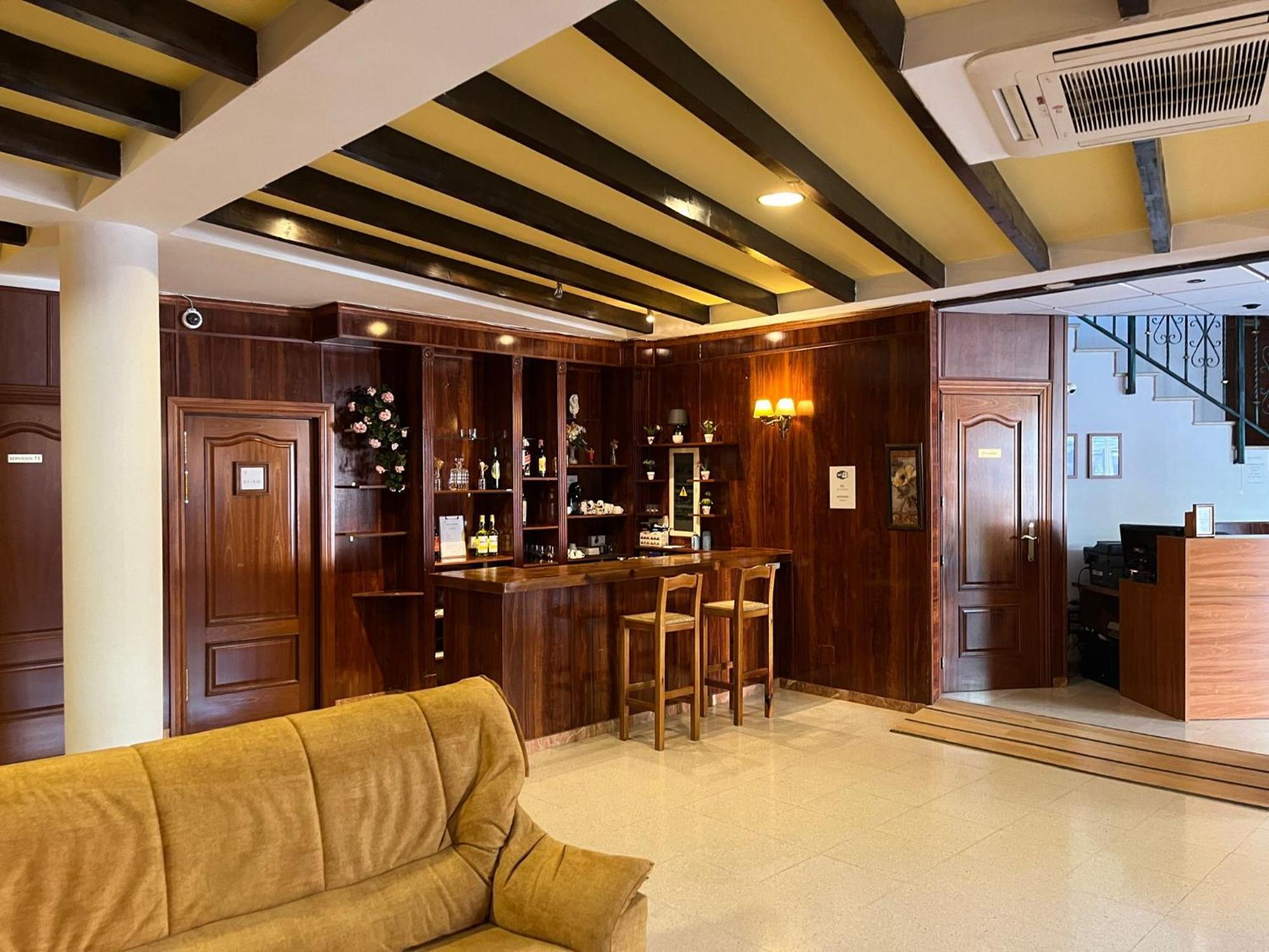 Hospedium Hotel Blu Fonseca Пелигрос Экстерьер фото