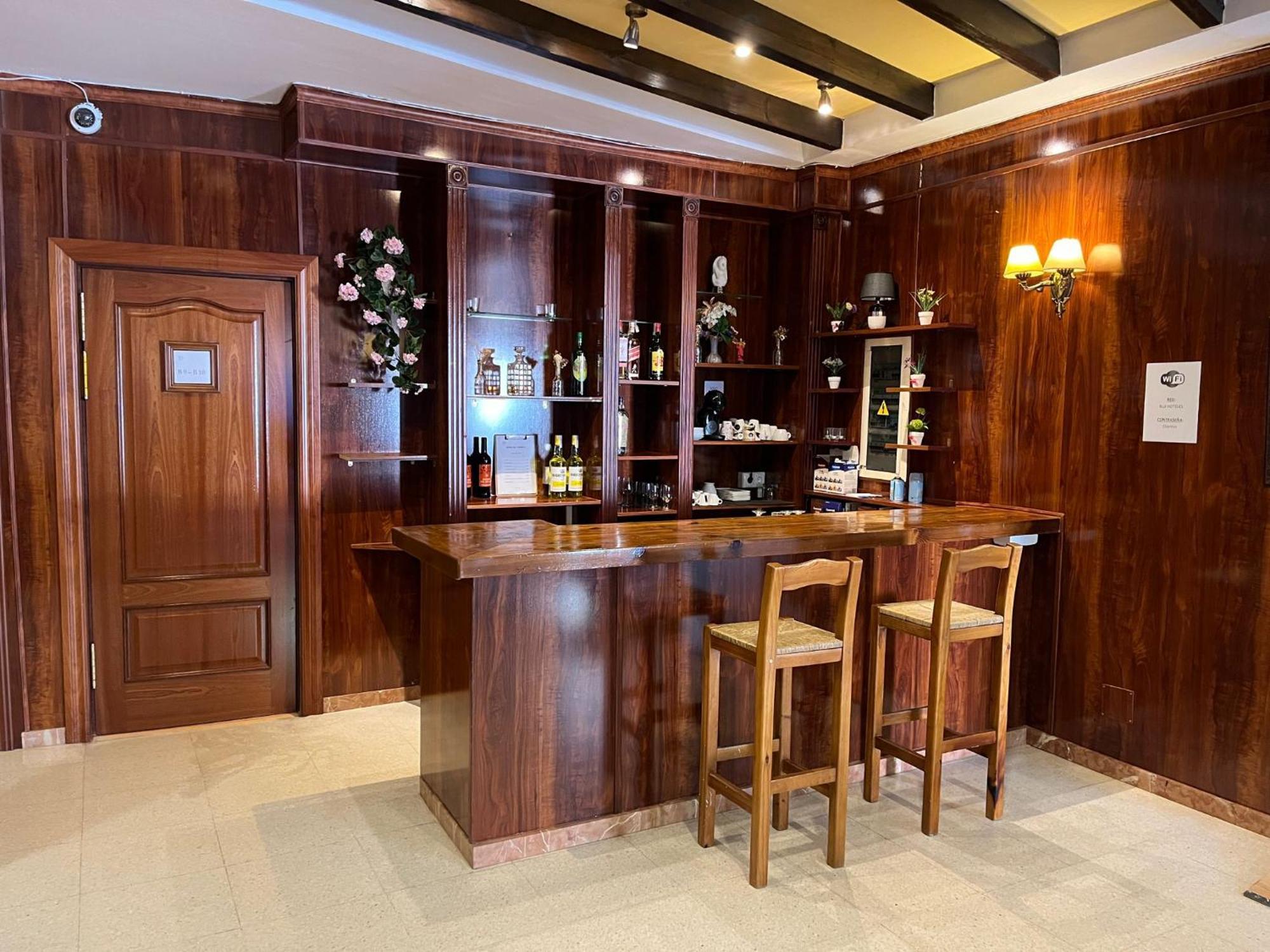 Hospedium Hotel Blu Fonseca Пелигрос Экстерьер фото