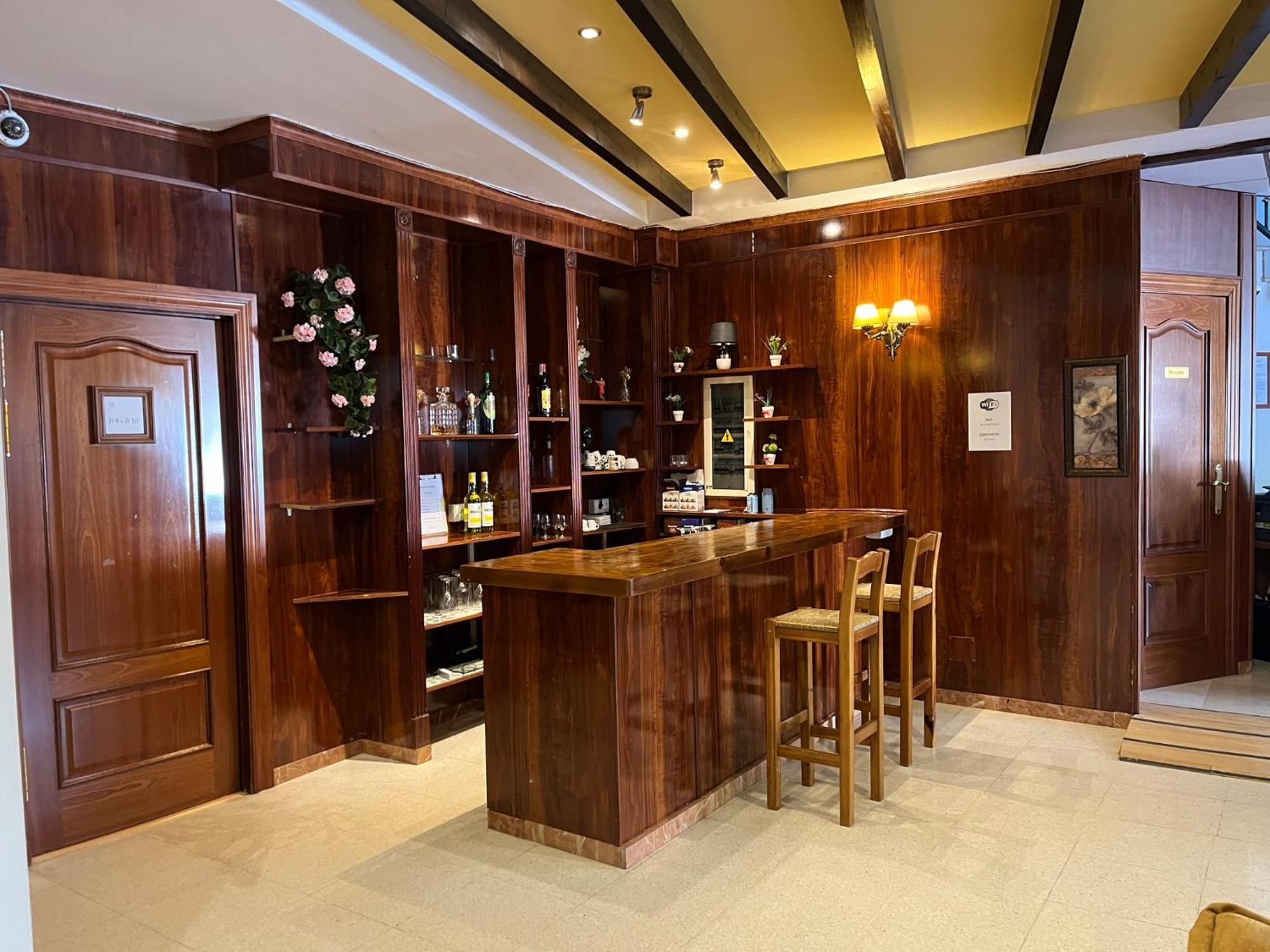 Hospedium Hotel Blu Fonseca Пелигрос Экстерьер фото